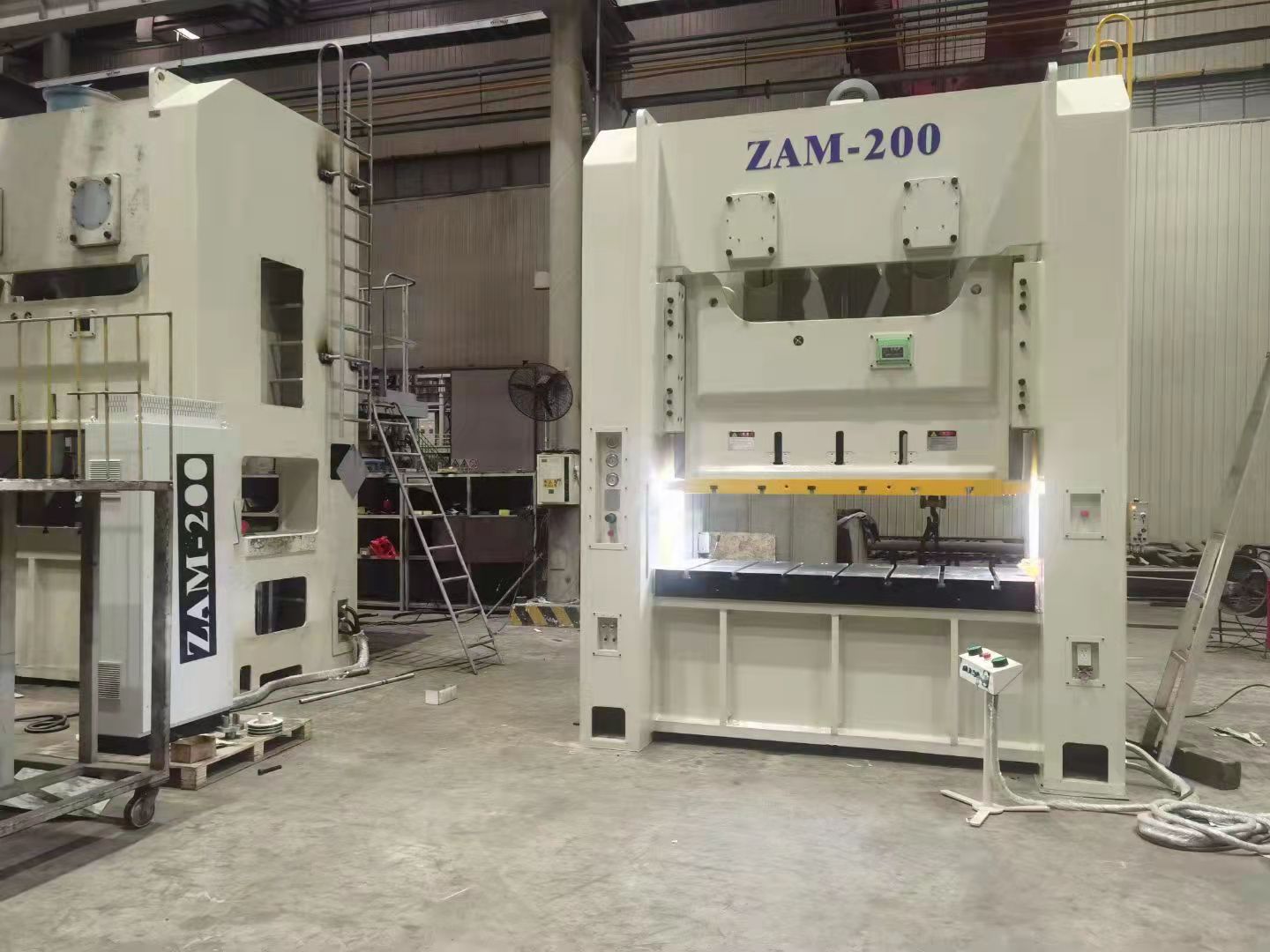 z a m-200